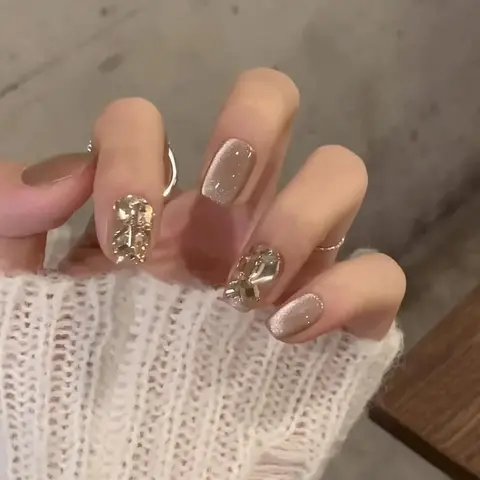 Glitter Cat Eye Fake Nails with Nail File & Tape, 24pcs Removable Illuminating Iridescent Glitter Fashionable Rhinestone Decorated False Nails for Women Nail Art, Effortless Press on Nails Set, Glitter Decorative Nails