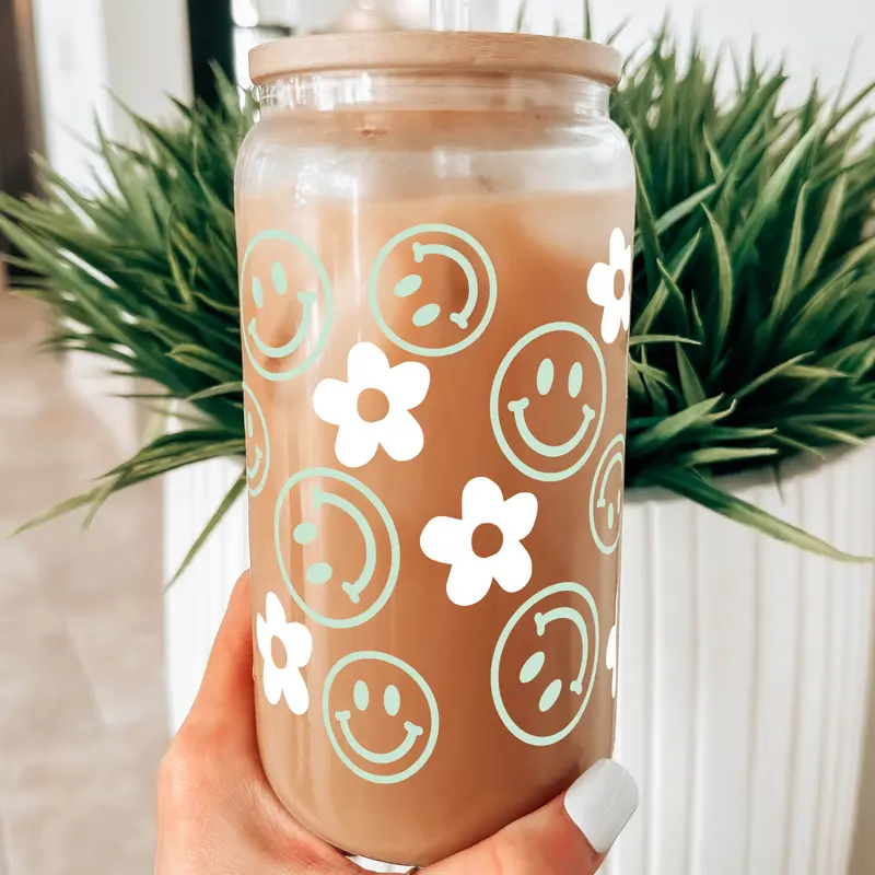 Smiley Retro Daisy 16oz Glass Can Cup with Bamboo Lid & Straw