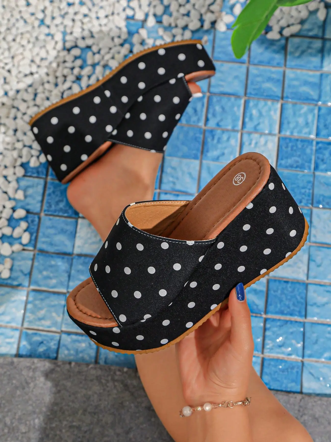 Women's Polka Dot Wedge Sandals, Y2K Style Heeled Flip Flops, Summer Vacation High Heel Slippers, Thick Sole Summer Sandals, Fashionable Wedge Sandals