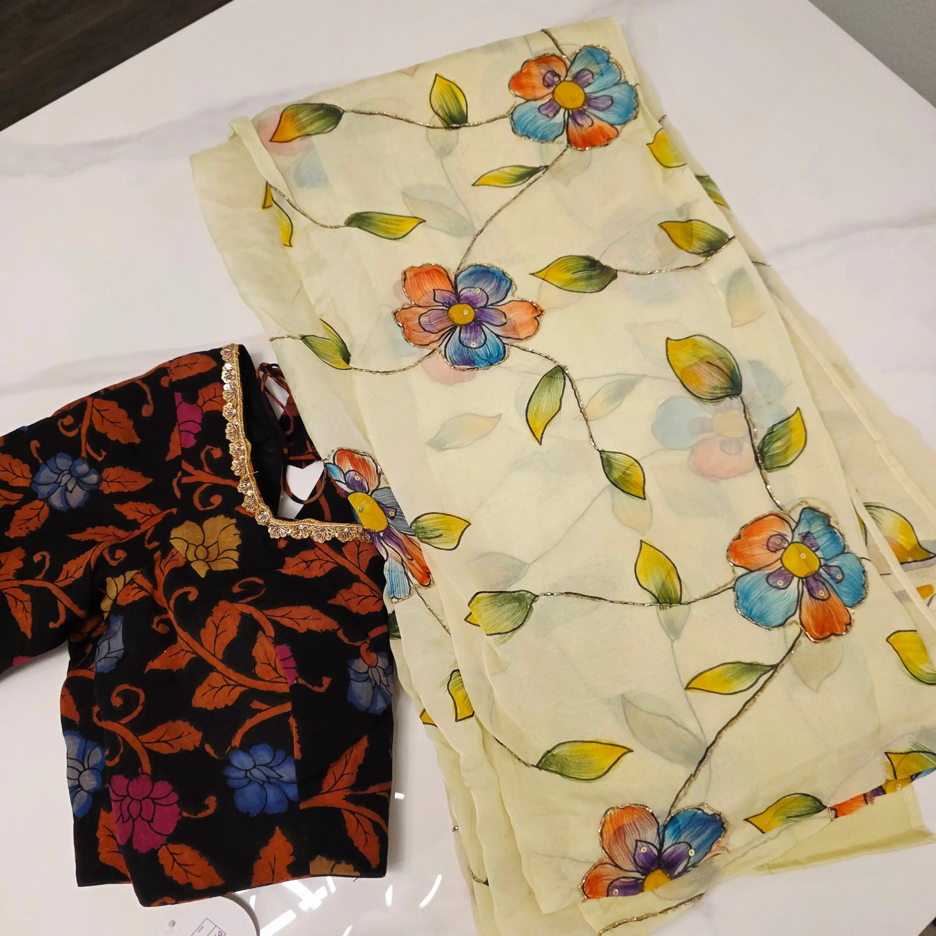 Reyavogue Women's Light Yellow Viscious Organza Saree With Kalamkari Blouse