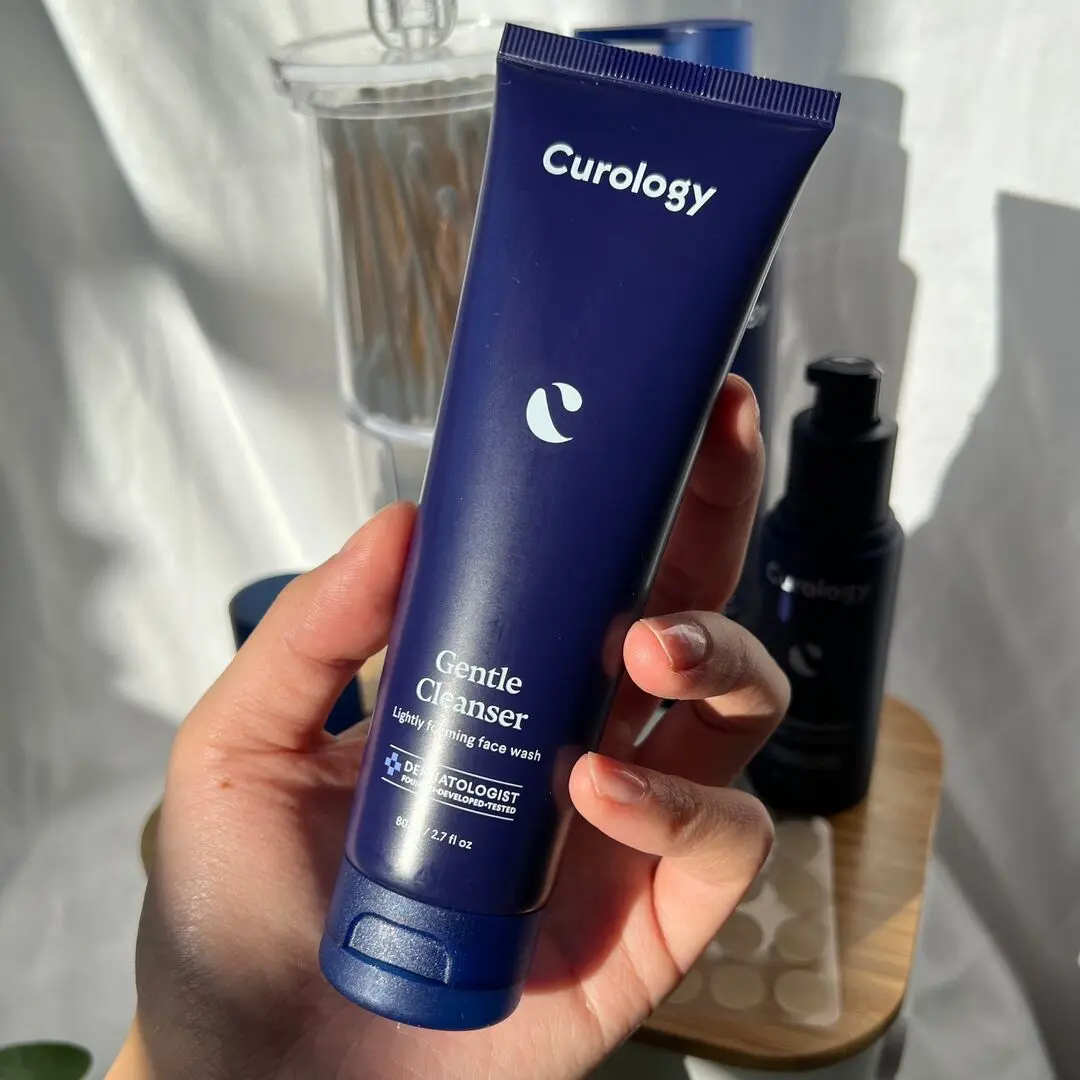 Curology Gentle Cleanser | Lightly Foaming Face Wash with Oat Extract | Fragrance-Free for Sensitive and Acne-Prone Skin