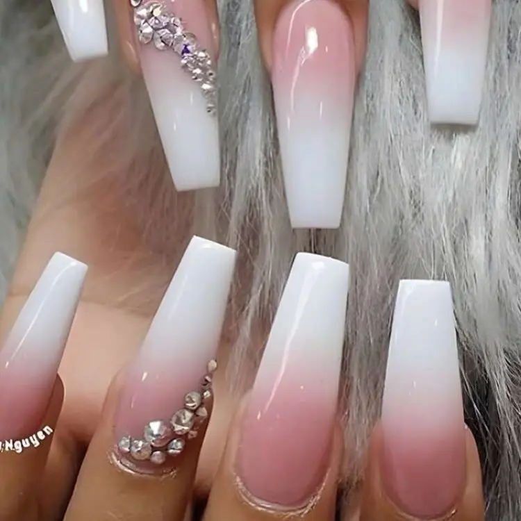 Make Yourself More Charming! 24pcs Coffin Shape Pink White Ombre False Nails Set With Curved Rhinestone Design, Perfect For Parties, Dancing And Daily Wear Press On Nails Nail Supplies