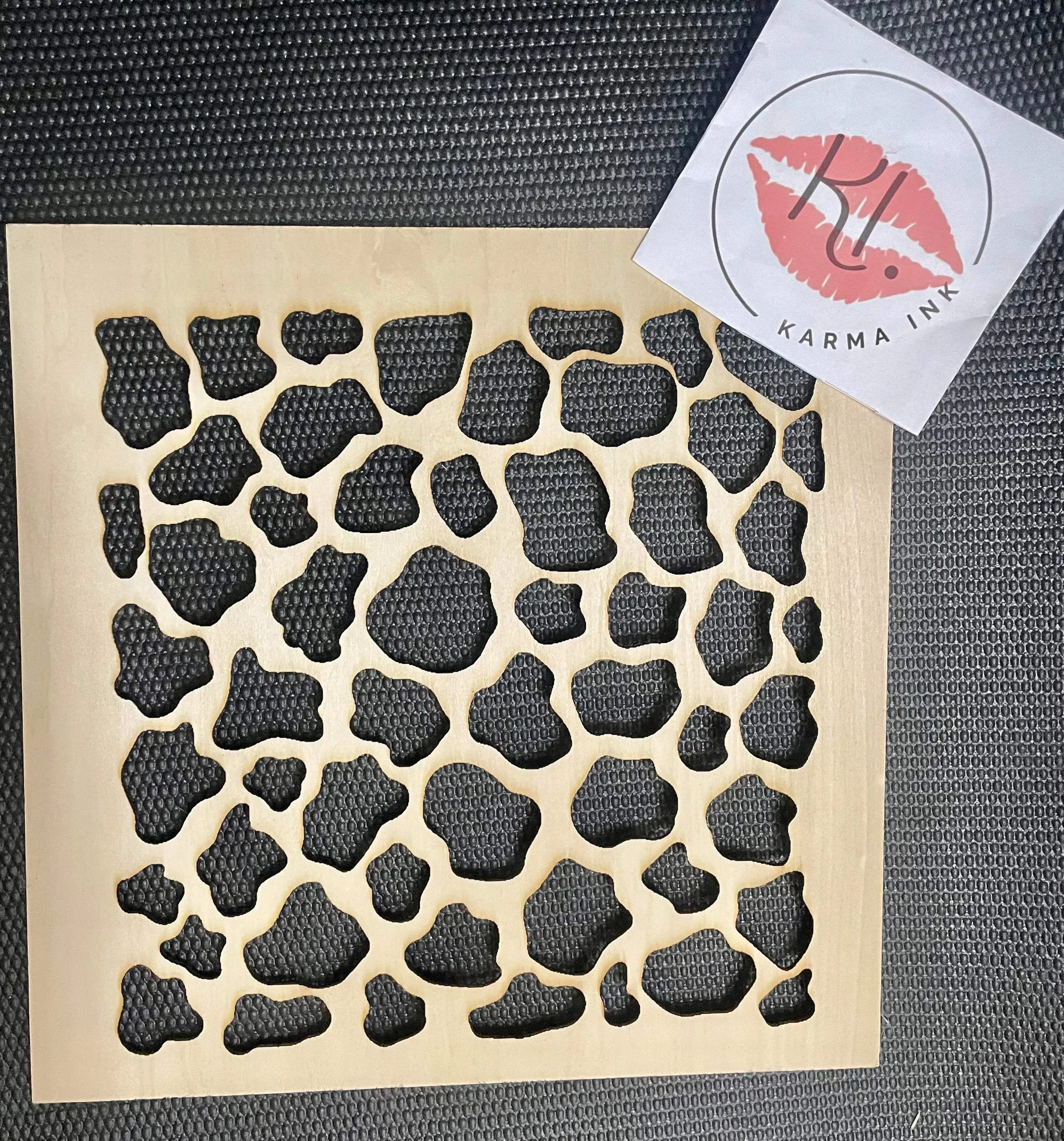 11x11 Wooden Cow Print Stencil for T-Shirt bleaching (Beginner Bleachers)