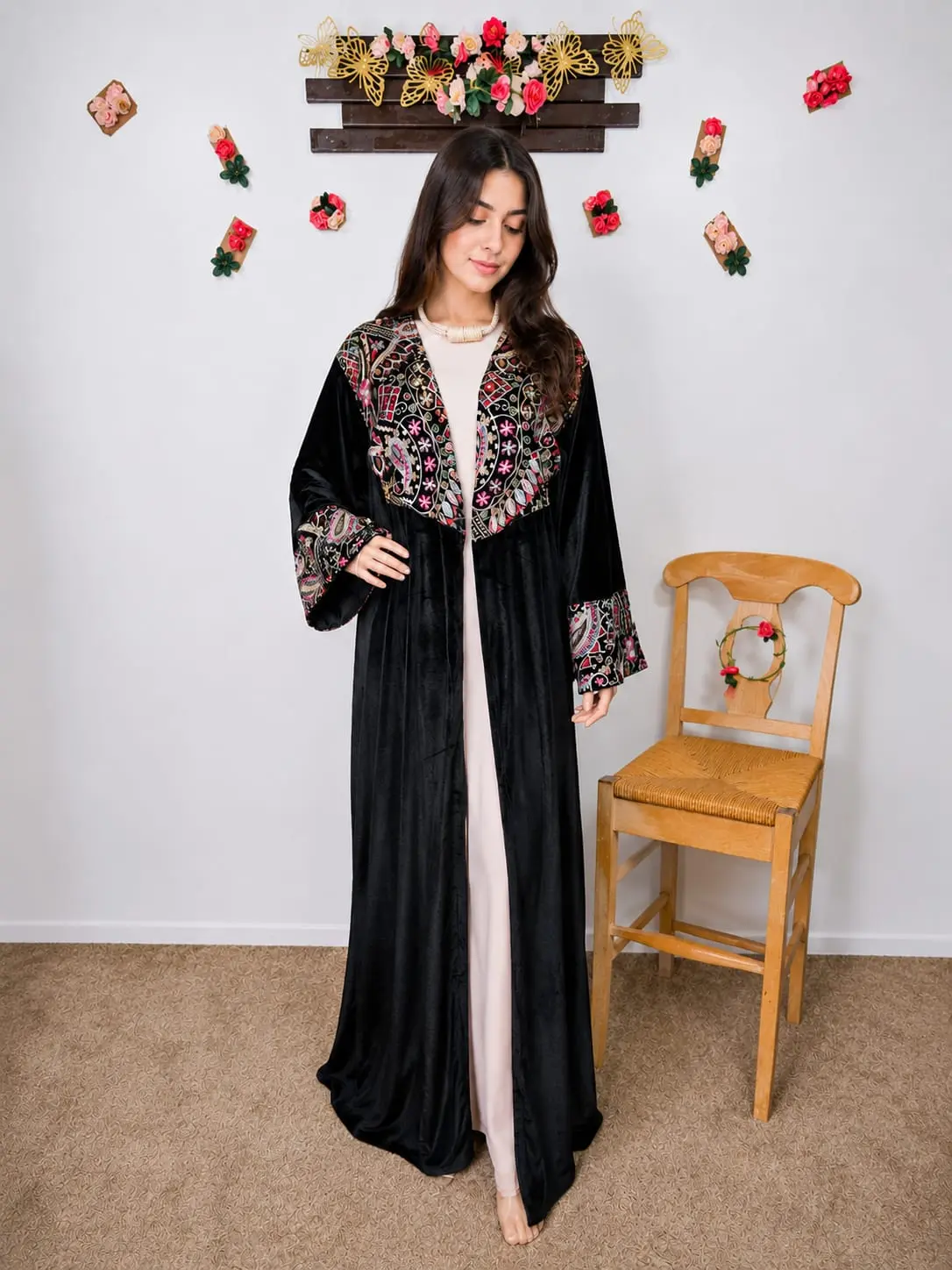 Women's Islamic Luxury Velvet Bisht Abaya - Modest Fashion Inspo