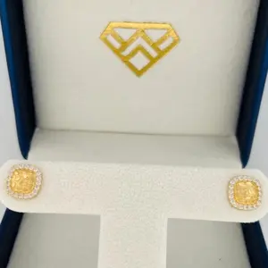 Arete de nugget cuadrado con zirconia 14k