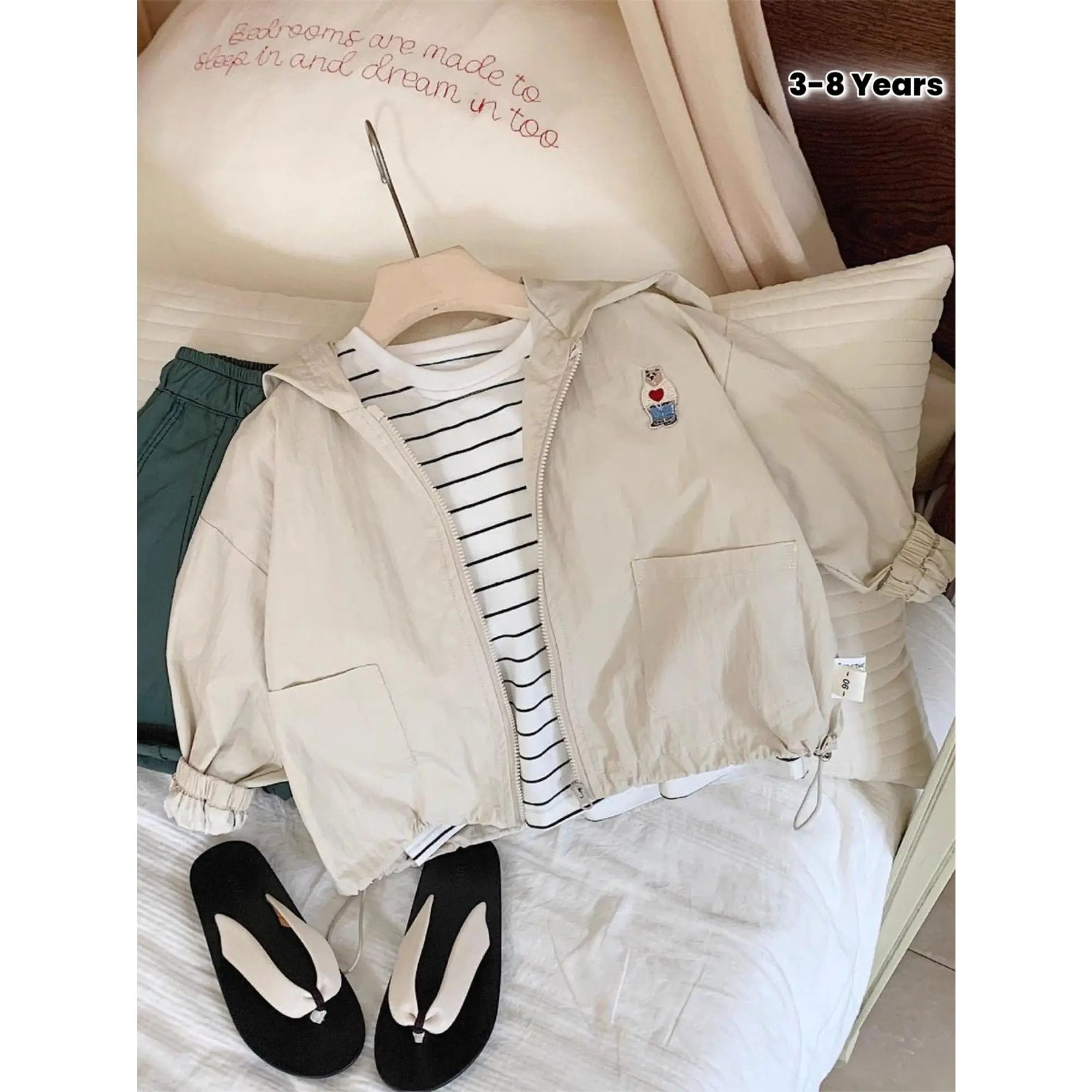 NewLightweight And Breathable Summer Jacket for Girls, Designed to Against Rays