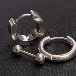 Minimalistic set - A 3‑piece silver minimal hoop set with a clean, modern aesthetic.