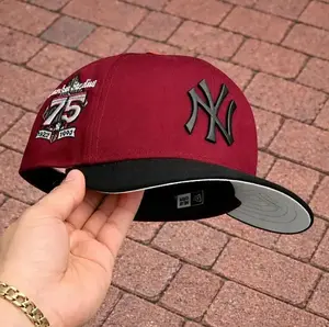 9FORTY New York Yankees 1999 World Series Side Patch Cap – Cream & Black Adjustable Hat with Red NY Logo
