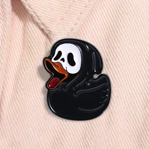 Halloween Grim Reaper Duck Enamel Pin Cartoon Animal Spooky Season Alloy Brooch Pin Lapel Backpack Badge Jewelry Accessories Gift for Friends Men Accessories Brooch Pins