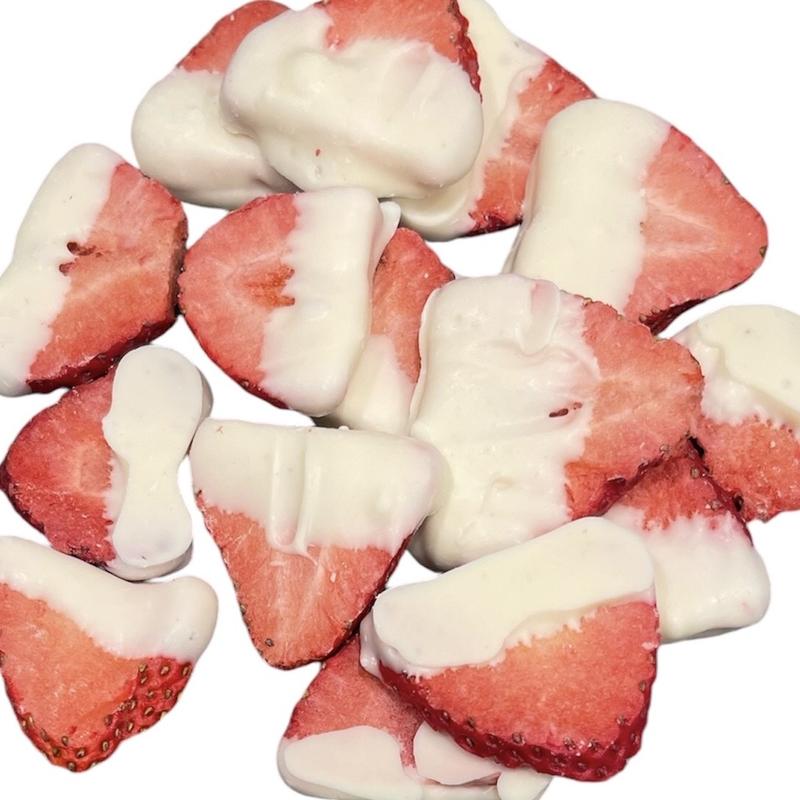 Freeze Dried White Chocolate Covered Strawberries (3 oz)