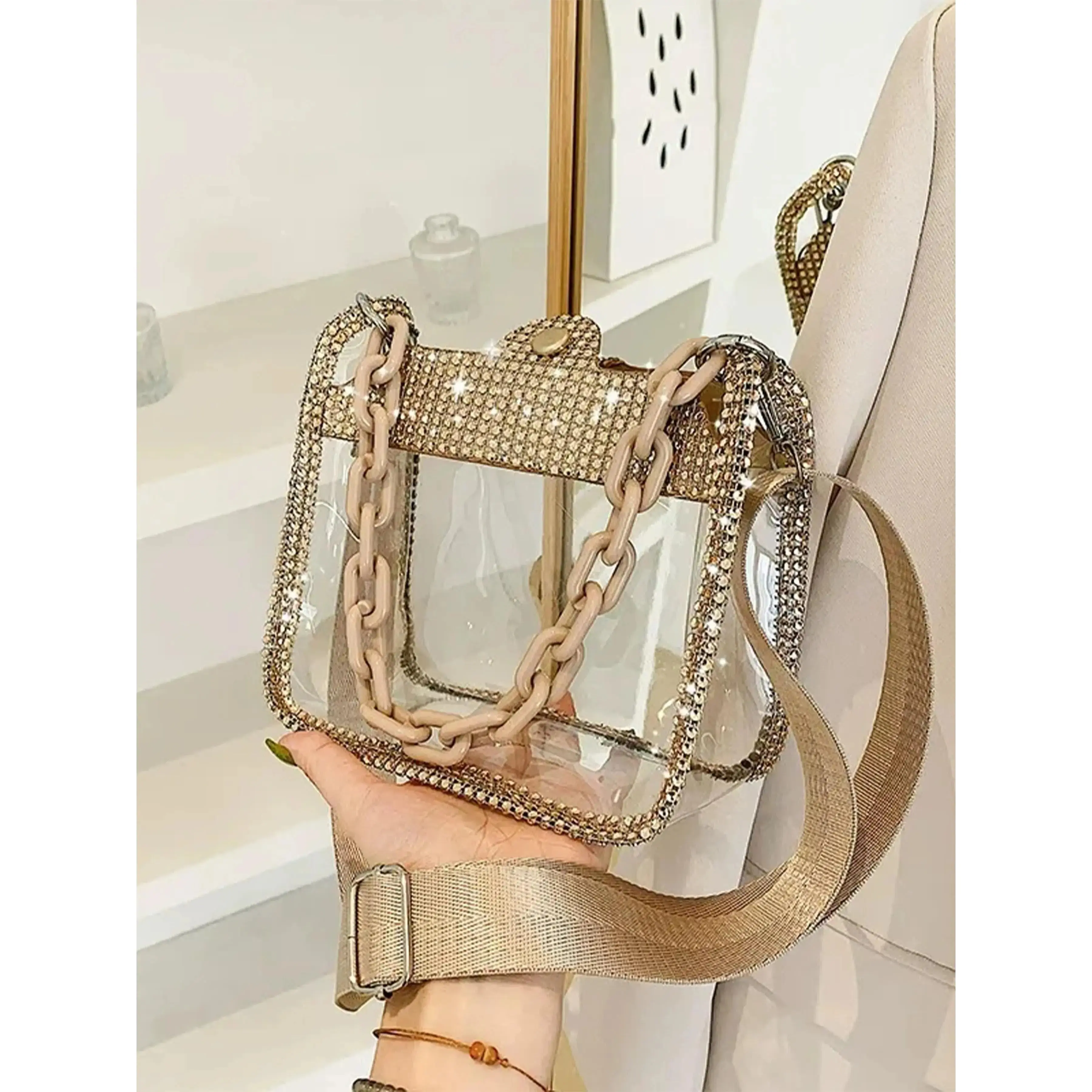 Clear Transparent Crossbody Bag for Women, TikTok Viral PVC Mini Saddle Purse with Diamond Chain Strap, Trendy Stadium & Concert Bag, Cute Aesthetic Clear Handbag for Travel, Shopping & Daily Wear