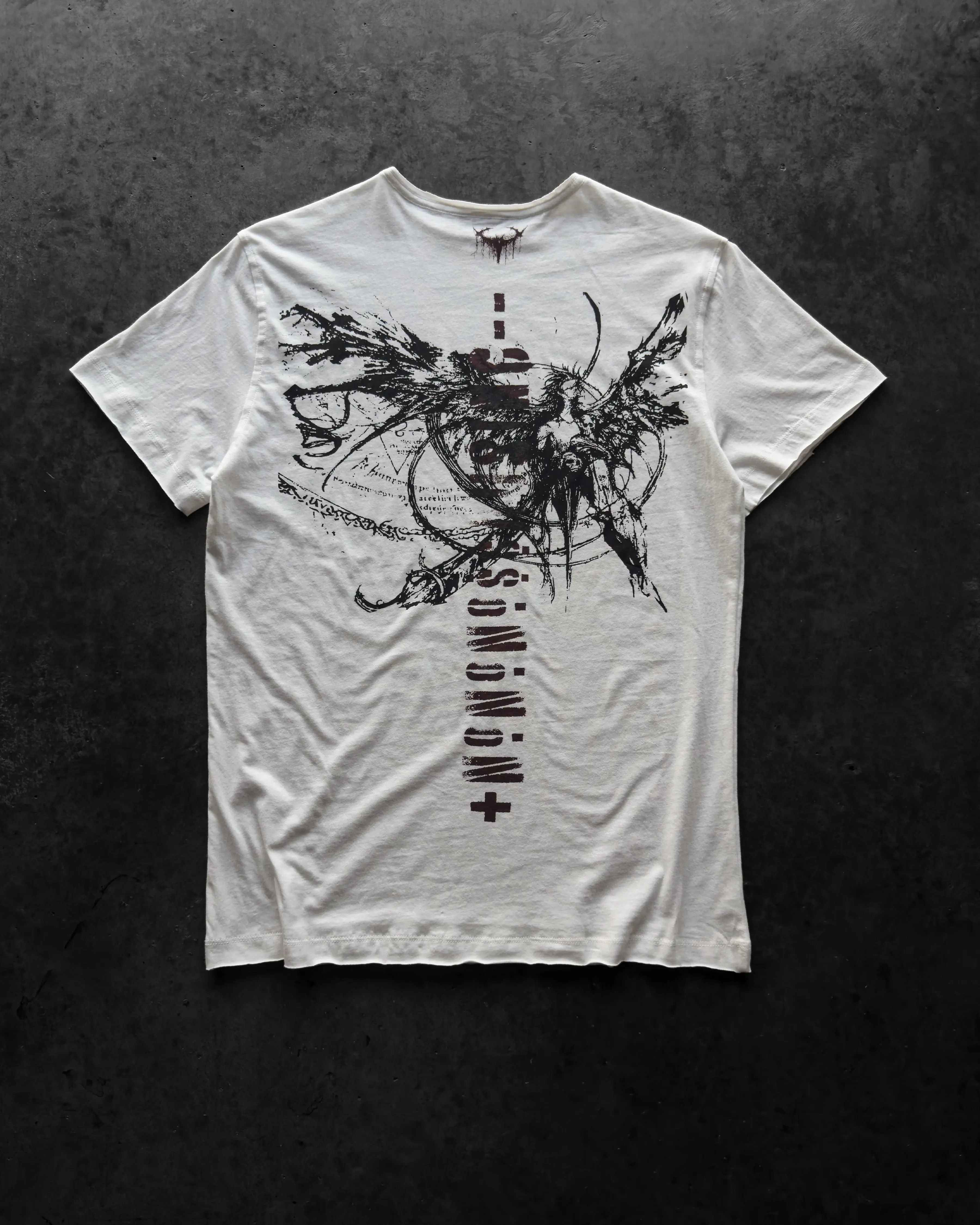INVICTUS TEE