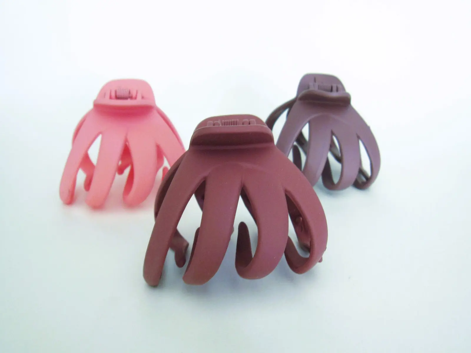 Large sized colored soft textured octopus hair claw clip