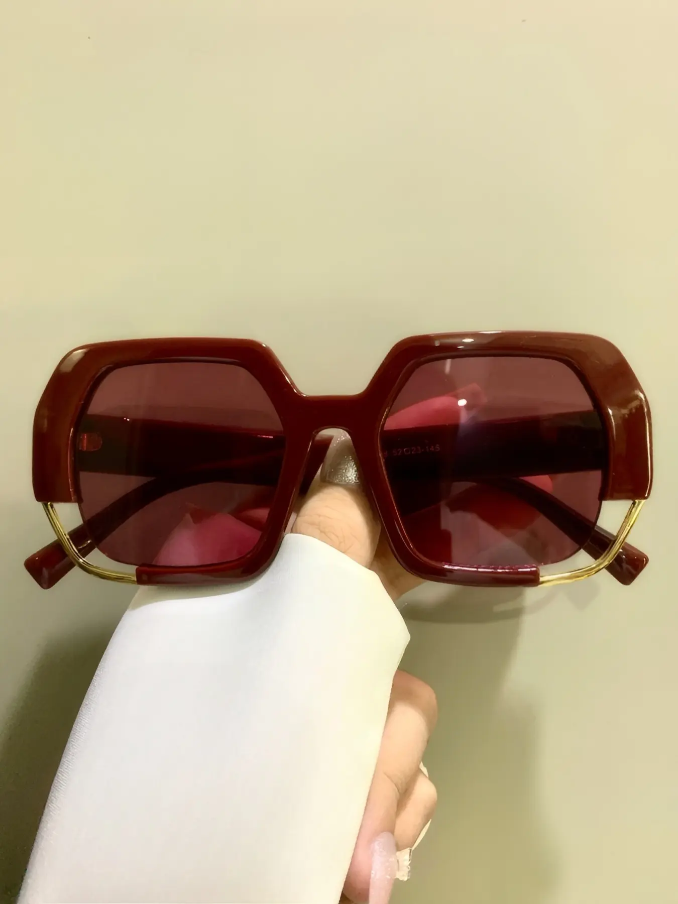 Irregular Polygon Fashion Glasses with Hollow Decoration, Trendy Unisex Eyewear with Metal Hinges for Stylish Look