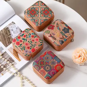 Portable retro travel jewelry storage box Leather small size ring packaging Women's jewelry box Jewelry box Organiser 9 Grid