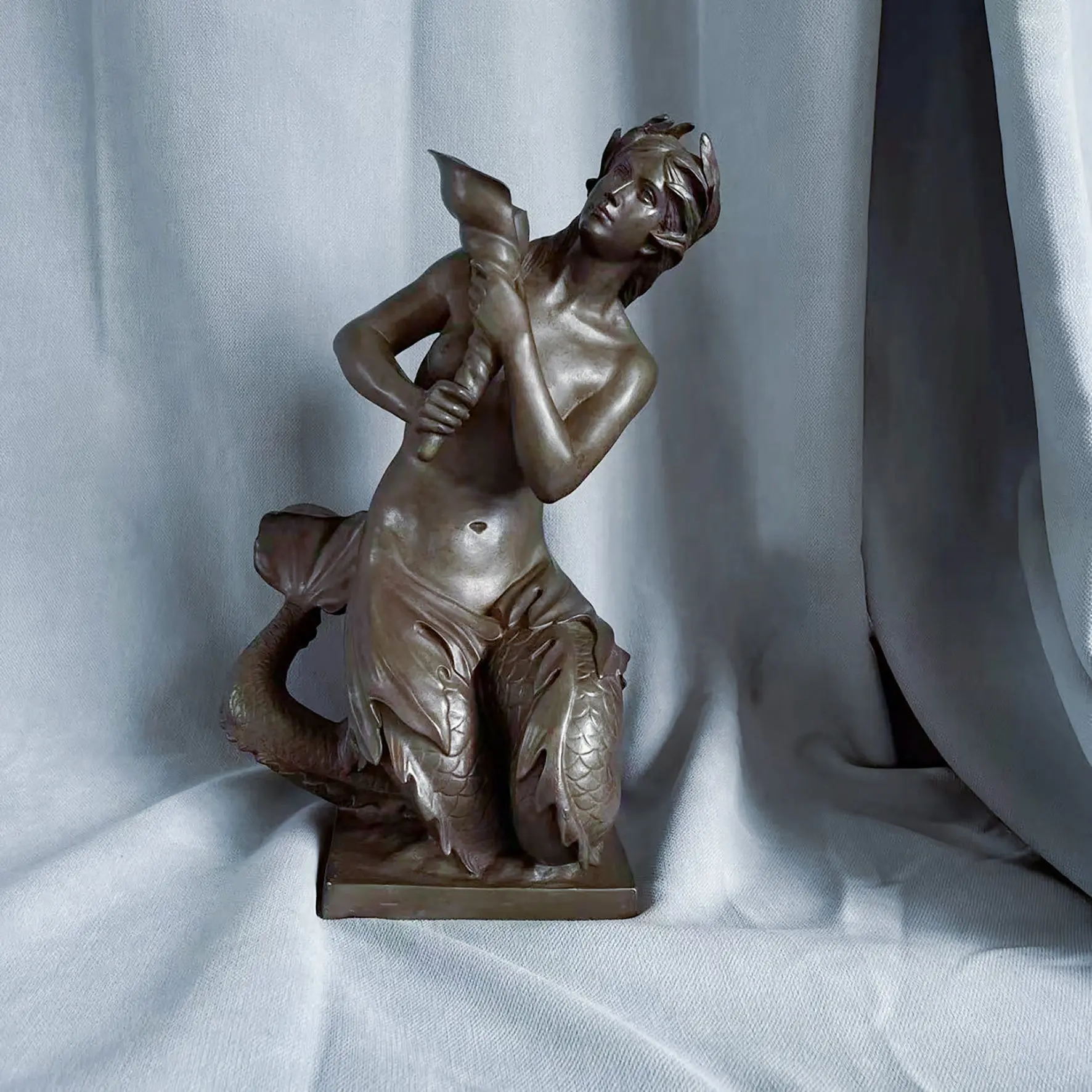 Contemporary Mermaid Sculpture – Elegant Myth-Inspired Home Décor