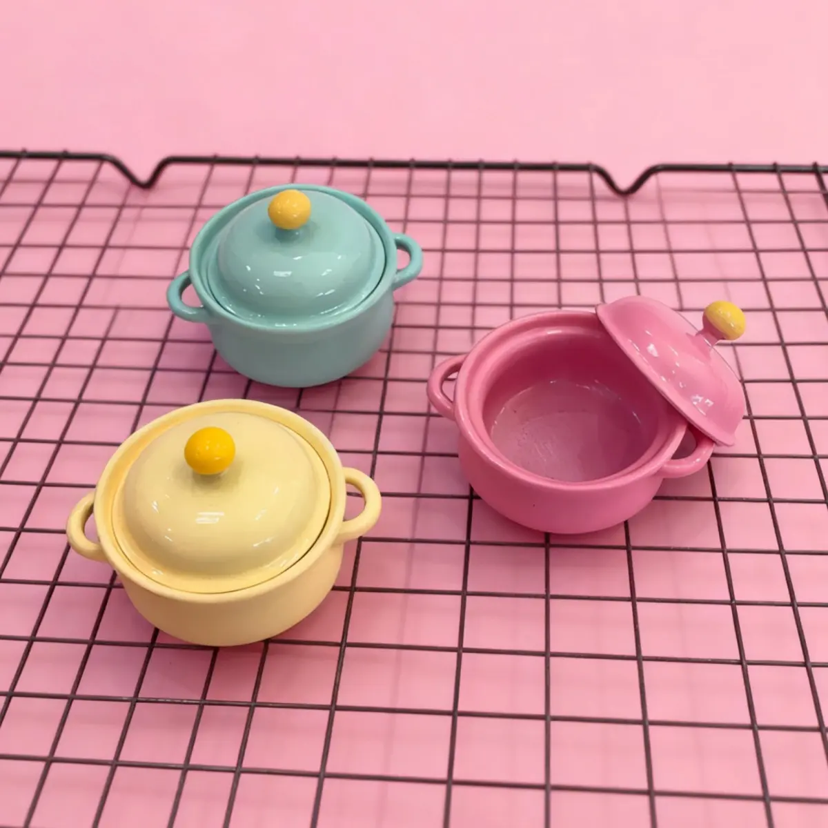 3pcs  Miniature Soup Pot Set Mixed Colors BJD Scale Cooking Model for Tiny Scene Decoration, Perfect Christmas Gift, Kitchen Play Set