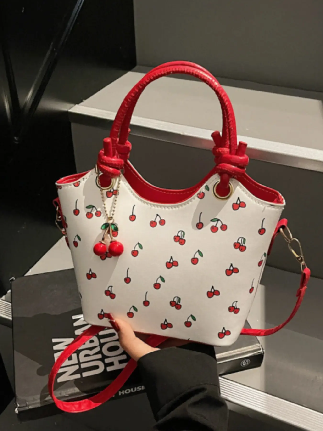 Sweet Cherry Print Bucket Bag, New Contrast Color Handbag, Crossbody Bag, Stylish and Trendy Accessory, Perfect for Daily Use, Crossbody Purse, Fashionable Crossbody Bag, Fashionable Bags