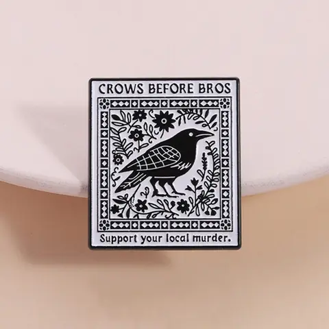 Gothic Natural Style Raven Pin Badge, Alloy Brooch Pin, Square Emblem for Bird Lovers, Mystical Theme Decoration Gift Idea, Unique Accessory for Fans, Durable Metal Brooch Pins