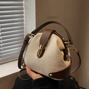 Minimalist Chic Bag with Versatile Carry Options, Fashionable Handheld Crossbody & Shoulder Style for Everyday Use, Perfect for Students and Commuters, Daily Commuting Bag