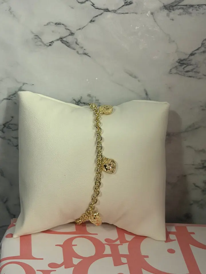 Heart dangle bracelet