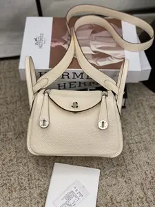 Pre-owned HERMÈS Taurillon Clemence Shoulder Bag Hermes Mini Lindy Nata Silver Clasp 58810019