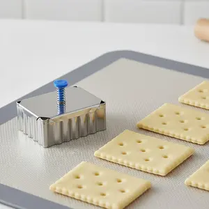 A Rectangular Push-Style Cookie Cutter, a Soda Cracker Press-Out Cookie Cutter, Kitchen Baking Tool, Manual Press, Easy to Release
