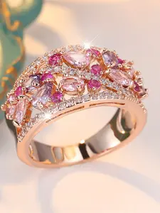 A rose gold purple and pink synthetic zirconia texture ring, Engagement Ring, is fashionable, high-end and simple, suitable for women to wear during proposals, travels and daily life