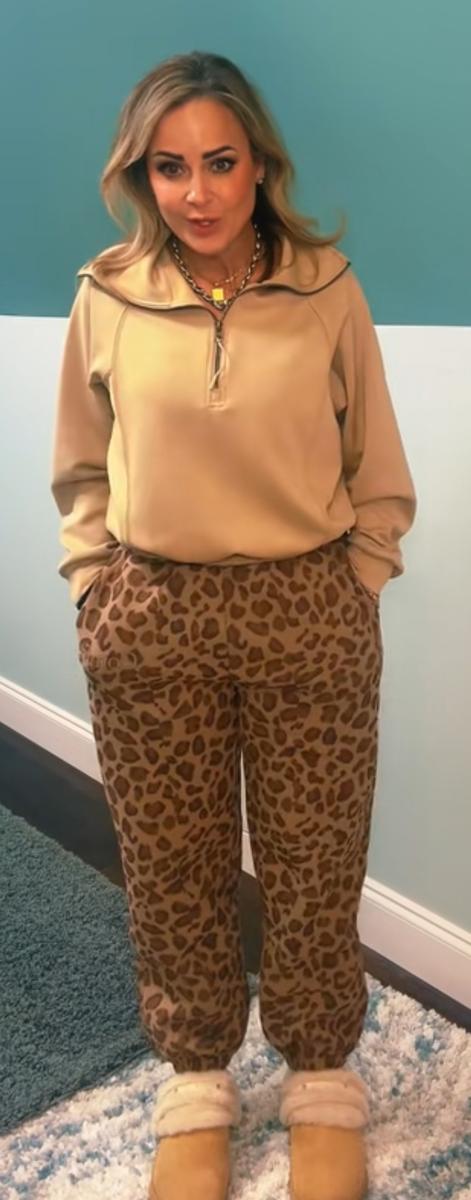 Item: Brown Leopard, XL