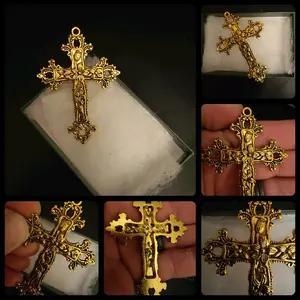 Absolutely Stunning Gold Toned Large Cross Pendant