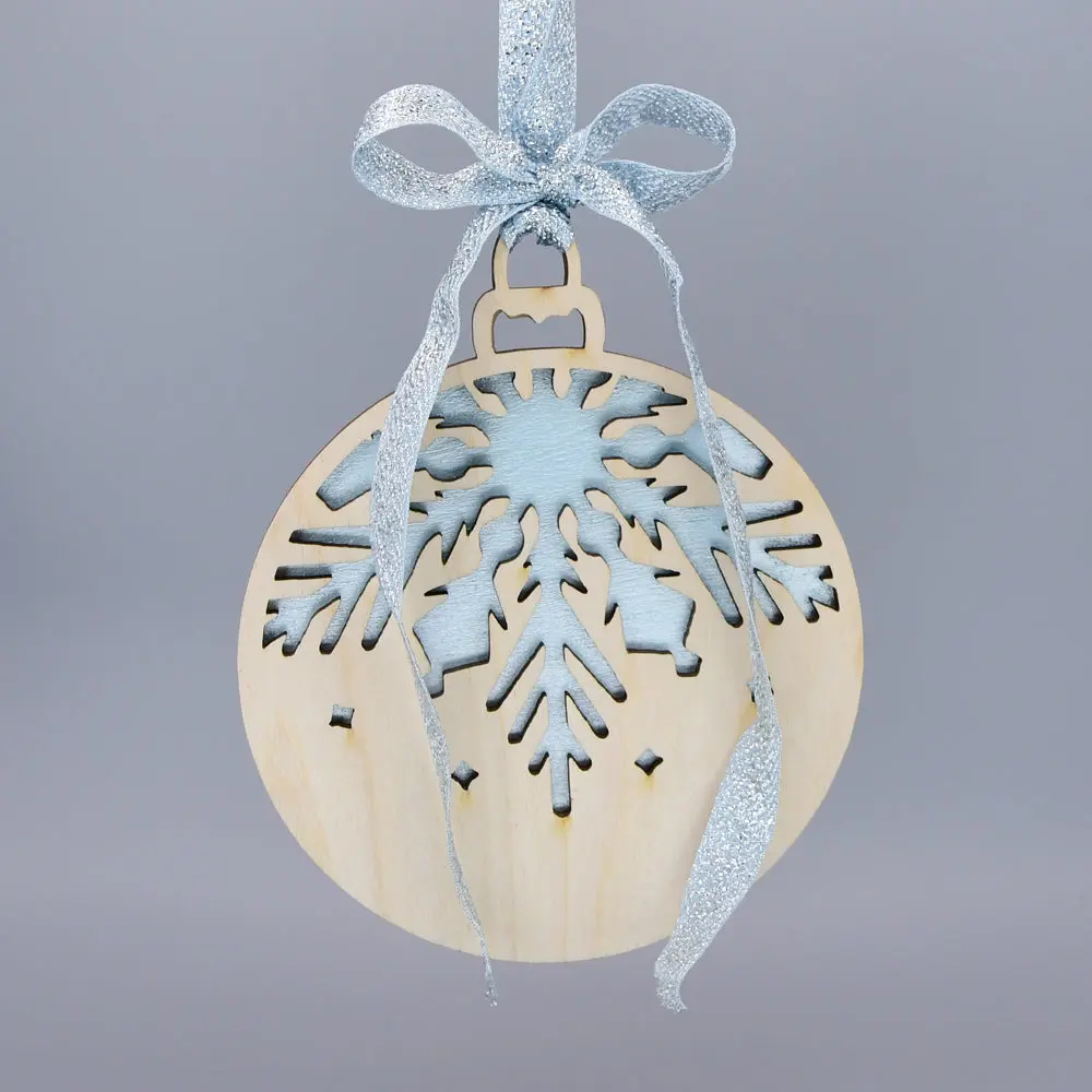 Wood Snowflake Ornament - A touch of handcrafted warmth for your holiday tree