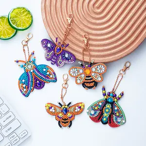 Set of 5 Diamond Painting Bling Bling Keychains Animal Butterfly Bee, Dual-Sided Diamond Art Charms, DIY 5D Craft Kit for Beginners, Birthday Gift, Home Party Decor