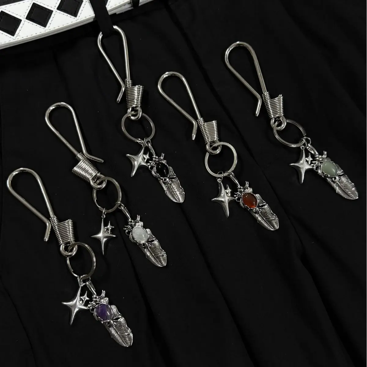 Vintage Star & Agate Feather Keychain Metal Hook Edgy Retro Streetwear Waist Accessory