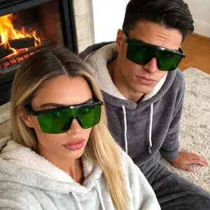 Two pairs of new thick-frame glasses in dark green and light green—trendy fashion eyewear with case and cleaning cloth; stylish influencer street-style slimming glasses; Y2K oversized frame fashion glasses; a high-end gift suitable for men and women, idea
