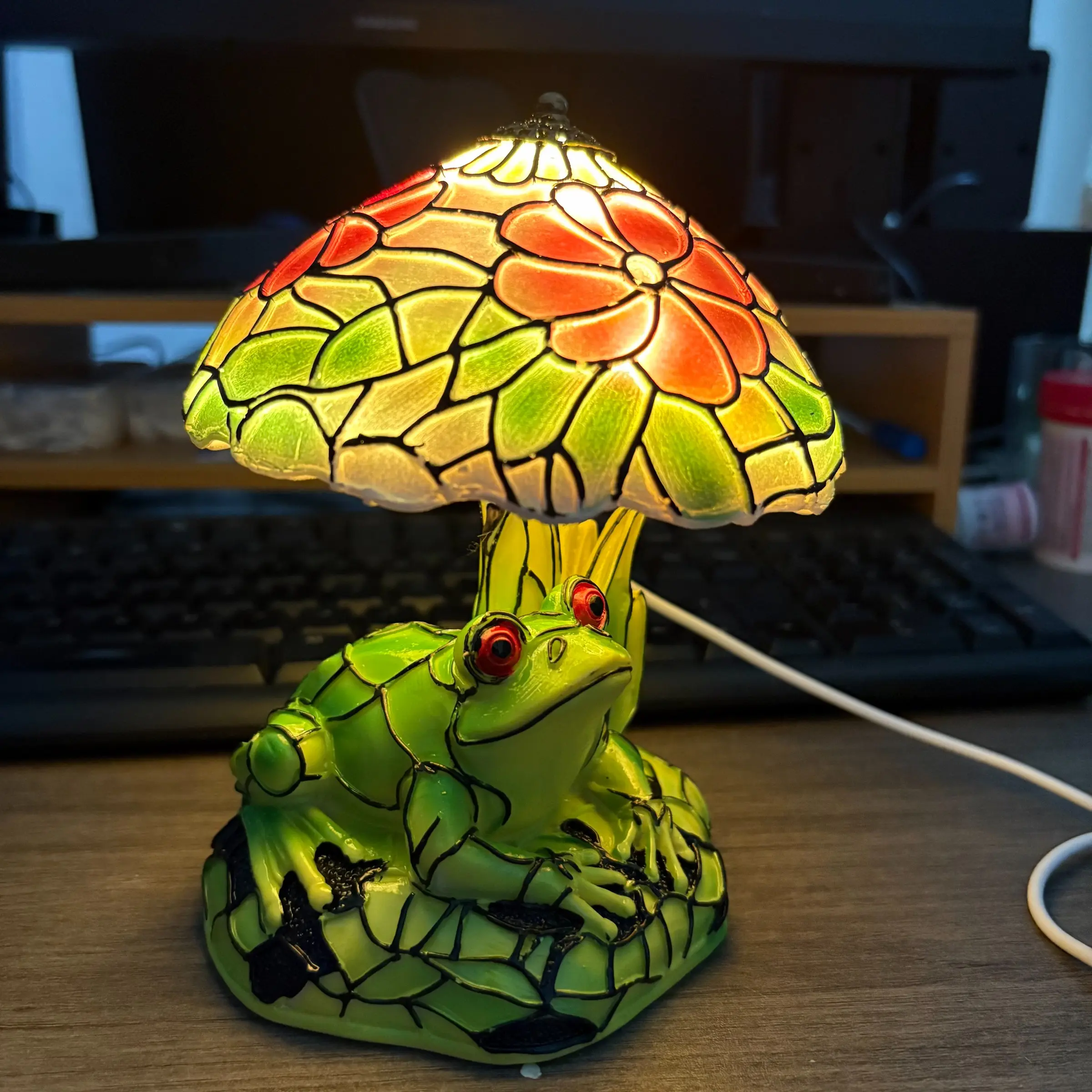 Resin Frog Umbrella Animal Desktop Decor, LED Night Light, Creative Home Desk Decoration, Unique Tabletop Ornament, Perfect Gift Idea