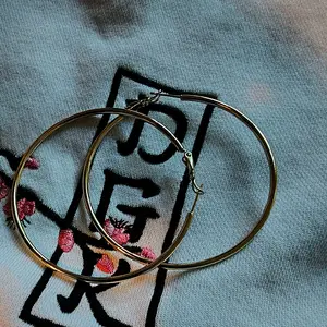 Earrings - Stylish Trendy Jewelry for Women High-Quality Material Versatile Fashion Statement Perfect for Everyday Wear Special Occasions