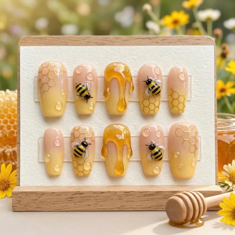 M35 yuca.beauty&nails Golden Honey Press-On Nails, Bee & Honey Drip Art, Honeycomb Pattern Design, Handmade Bright Yellow Nail Set for Nature Lover Summer Style