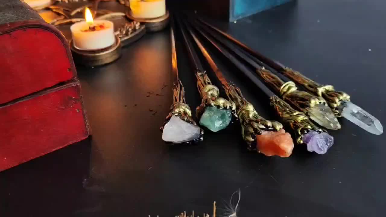 1 crystal magic wand The staff Magic wand, suitable for magic enthusiasts, props for role-playing and party performances, Christmas decoration gifts, home decoration and clothing accessories, craft supplies