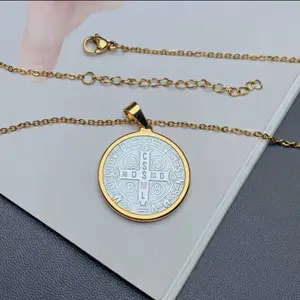 Hermoso collar redondo de san Benito hecho en acero, joyería fina religiosa para mujer y hombre . Religious Necklace Religious Jewelry Gift