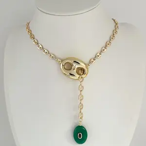 Cadena tipo pepper clip con  dije central colgante