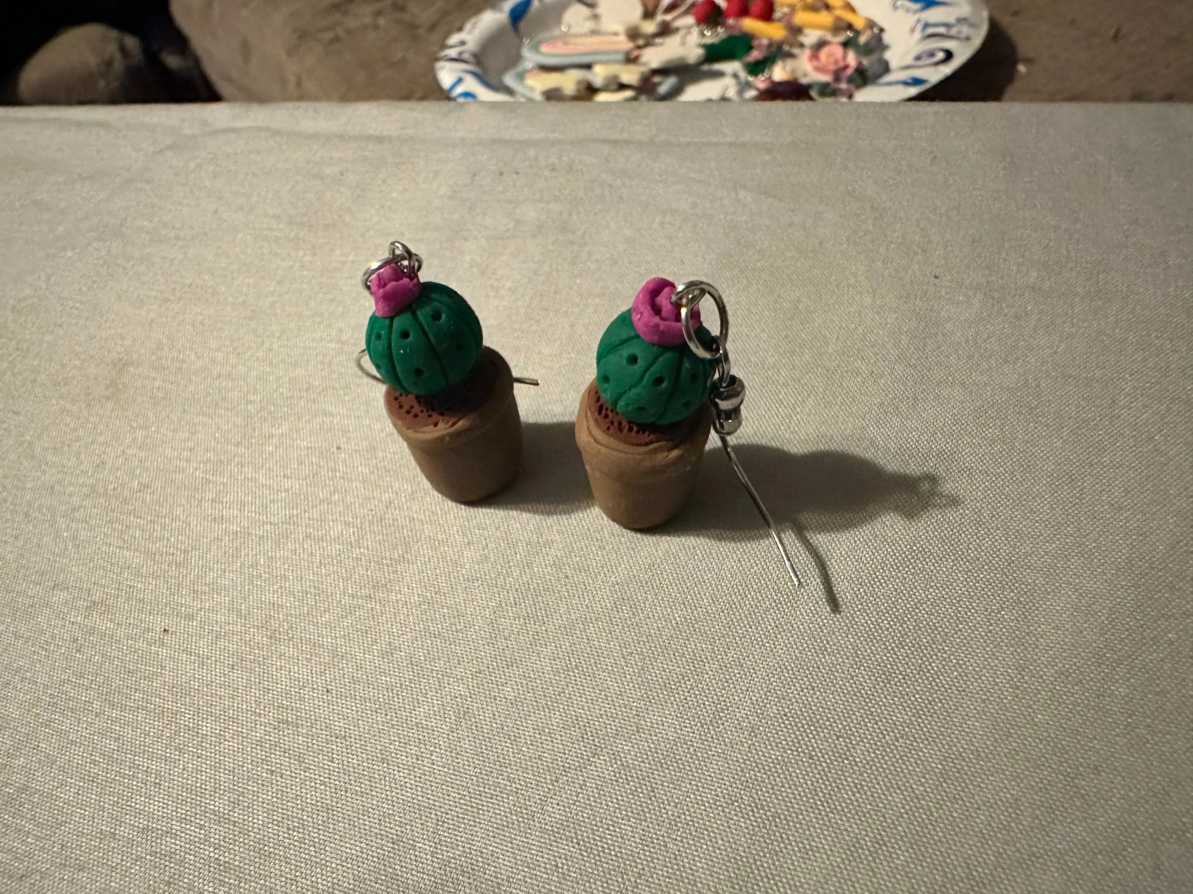 Succulent earrings with pot
