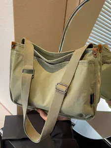 Casual and simple canvas tote bag, wide shoulder strap, large capacity, single shoulder messenger bag, retro and distressed design, fashionable and versatile, multi-color optional, suitable for students, Casual Crossbody Bag, Canvas Messenger Bags, etc.