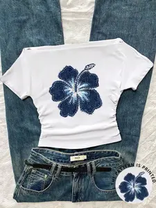 Women's Short-sleeve Cropped Top, Denim Hibiscus Floral Graphic Print, Stylish Slim-fit Design, Perfect for Summer Casual & Street Outfits