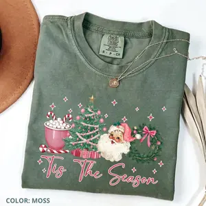 Comfort Colors Tis The Season Coquette Bow Christmas Shirt – Retro Merry Christmas Tee, Girly Holiday Graphic Top, Xmas Squad Shirt, Unisex Christmas Outfit Gift for Men & Women