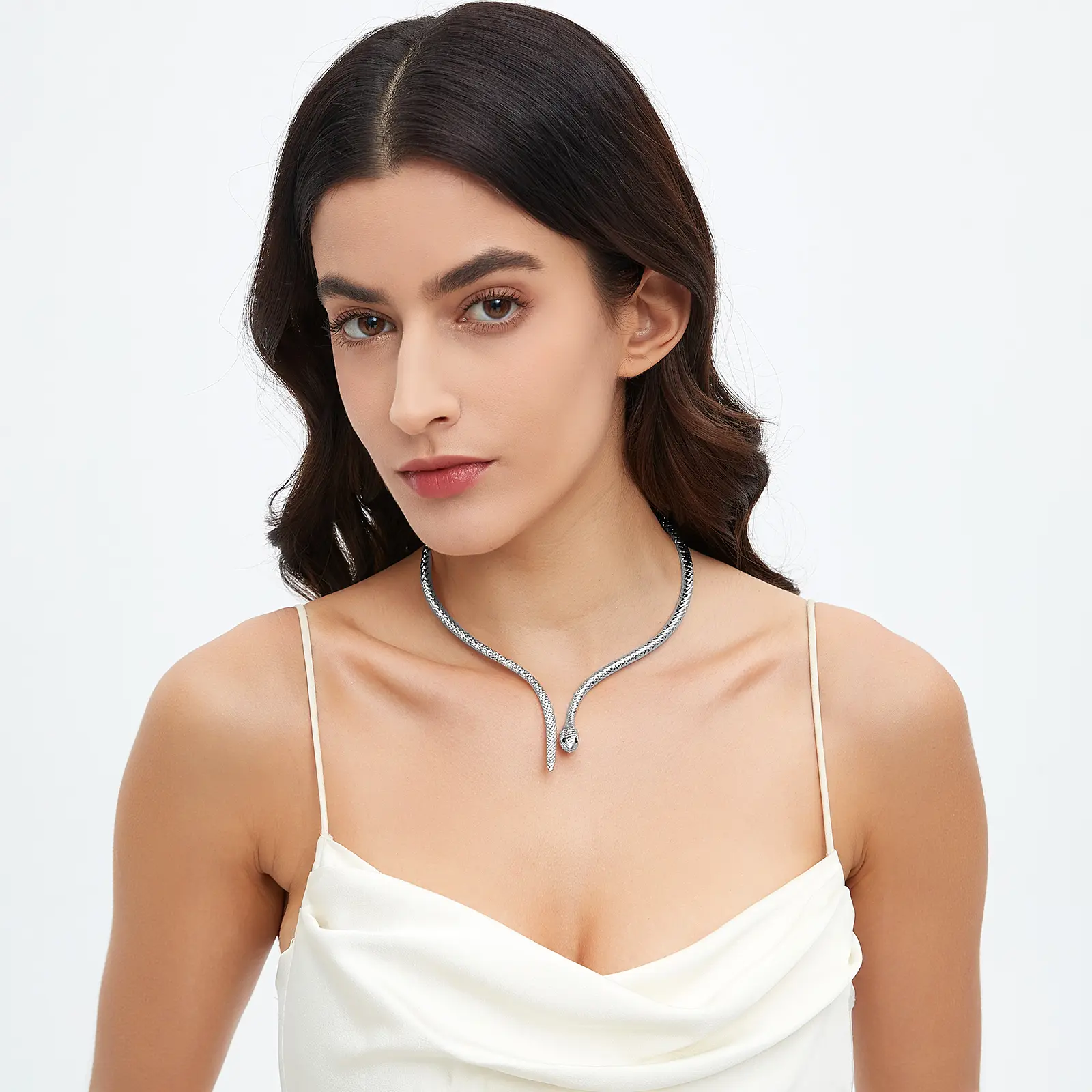 OIDEA Women's Elegant Curved Punk Brass Metal Snake Chain Choker Necklace - Adjustable, Gothic Hip Hop Jewelry Design, Edgy Scrolled Serpentine Snake Figure Elegant Necklace, 2 Scenarios (Cocktail, Halloween Party) Costume Accessory summerwins summerwins,