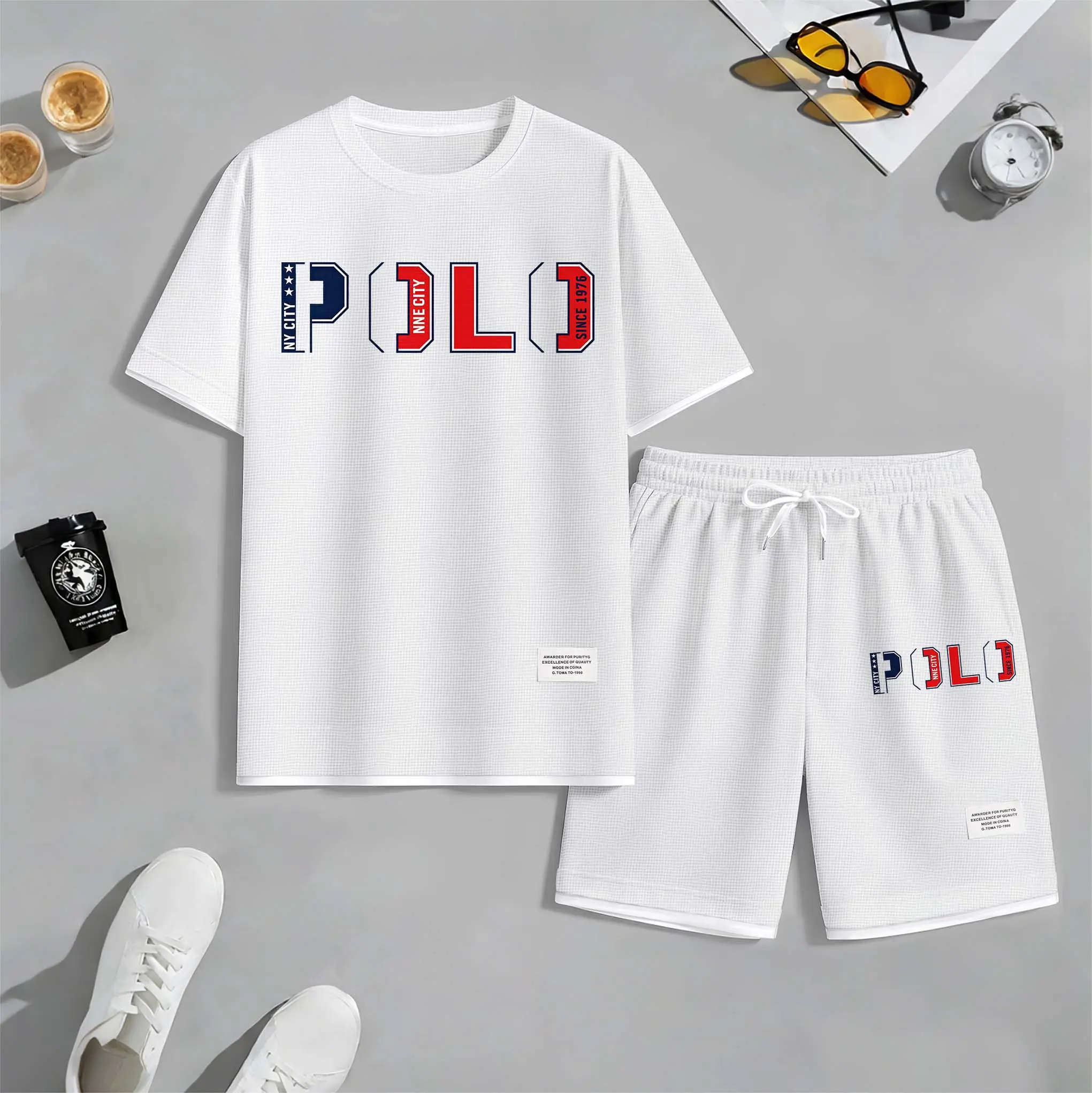 Men's Polo Print Drawstring Shorts Set For Spring/Summer. A Casual Summer Outfit, Including A Short-Sleeved Shirt And Shorts, Suitable For Everyday Wear And Sports. A Two-Piece Set For A Relaxed And Energetic Lifestyle.