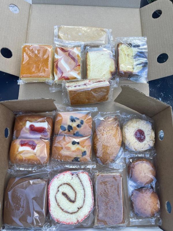 Jo Bakes Pastry Variety Box – 20 Individually Wrapped Pastries, Cake Slices, Sponge Cake, Guava & Coconut and More!