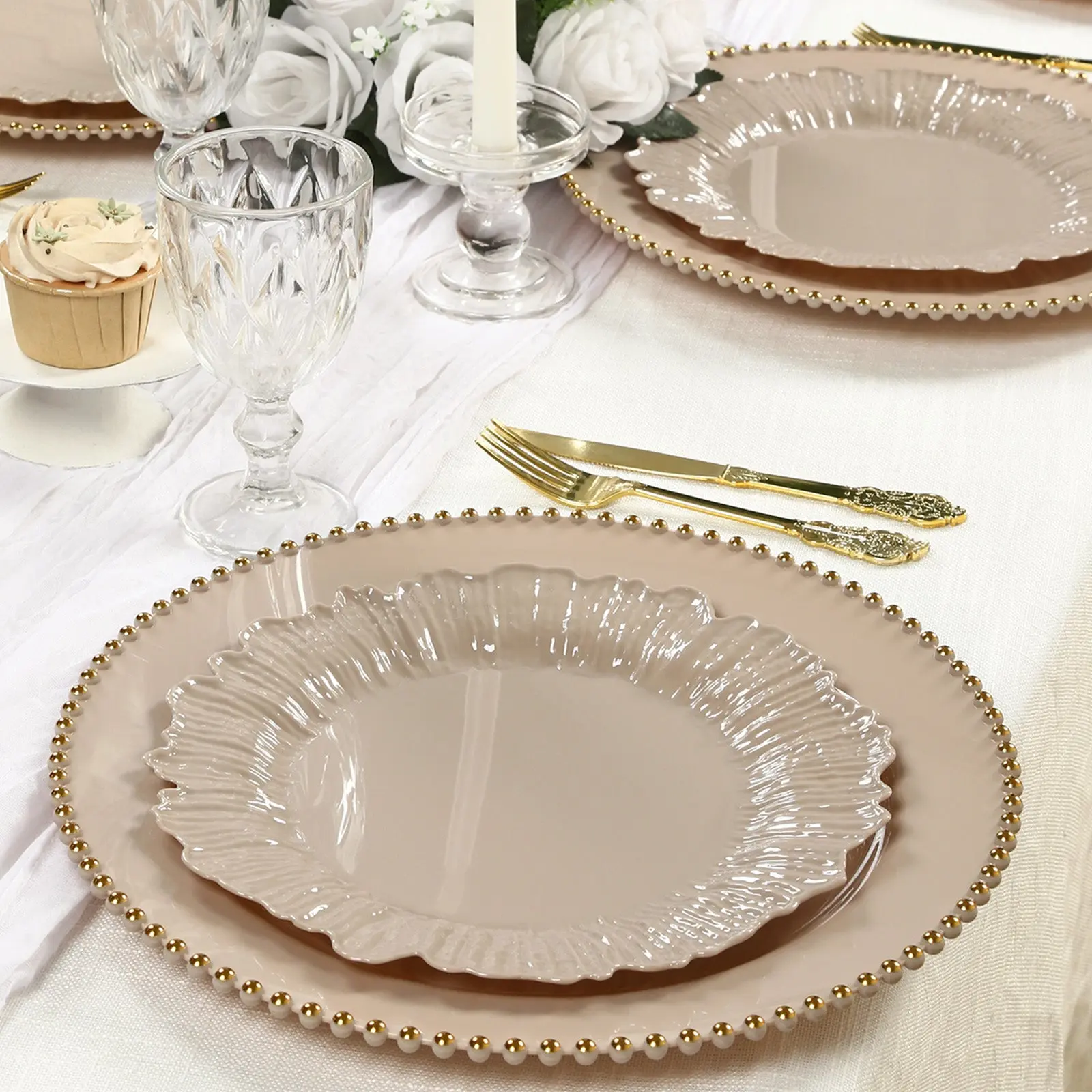 Party Supplies 20-Pack Taupe Reef Design Fancy Plastic Plates - 10" Disposable Dinner Plates, Elegant Tableware for Parties