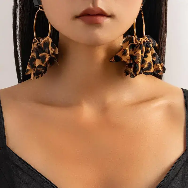 1 Pair Leopard Print Fabric Statement Earrings - Sexy Vacation Style, Large Circle Drop Earrings with Iron Ear Needle, Fashionable Unique Design for Banquets and Music Festivals 1 Pair Leopard Print Fabric Statement Earrings - Sexy Vacation Style, Large Circle Drop Earrings with Iron Ear Needle, Fashionable Unique Design for Banquets and Music Festivals
