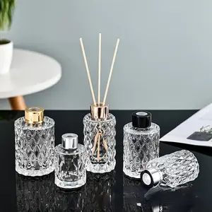 3pcs 1.69oz Glass Essential Oil Diffuser Bottles with Diamond Pattern Gold Silver Black Aromatherapy Containers for Home Bathroom Decoration Gift with 20 Black Reed Diffuser Sticks